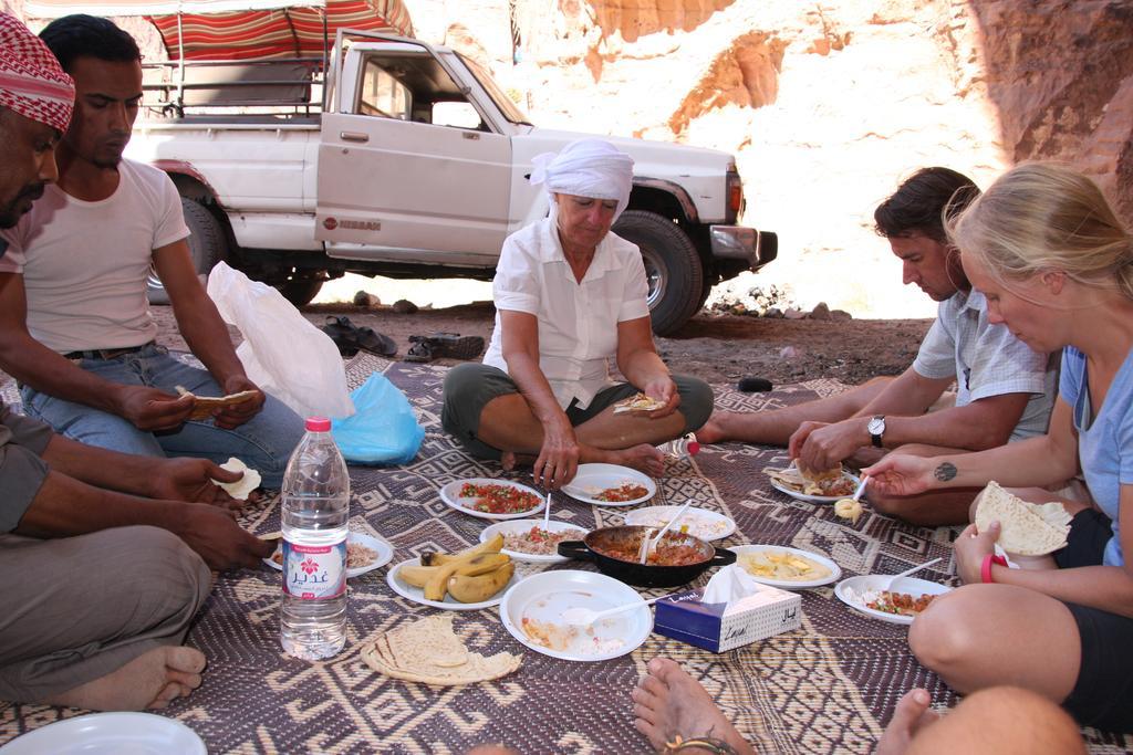 Wadi Rum Sleep Under The Stars Exterior photo